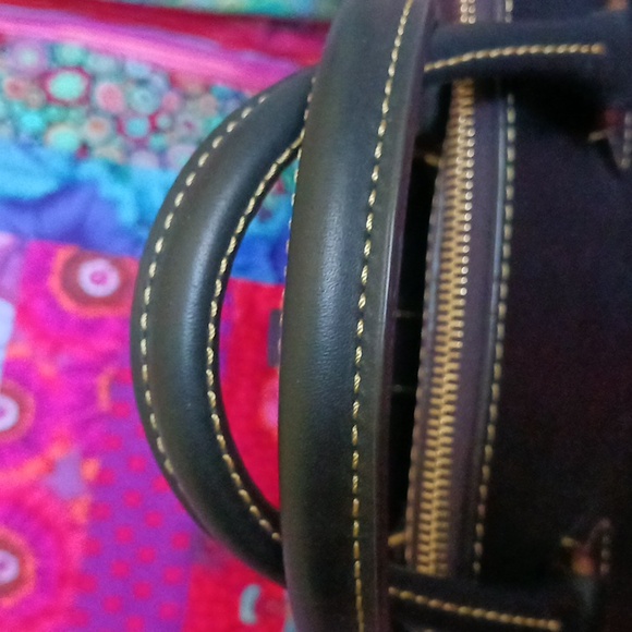 Gorgeous Black Leather Naomi Satchel - Picture 3 of 11